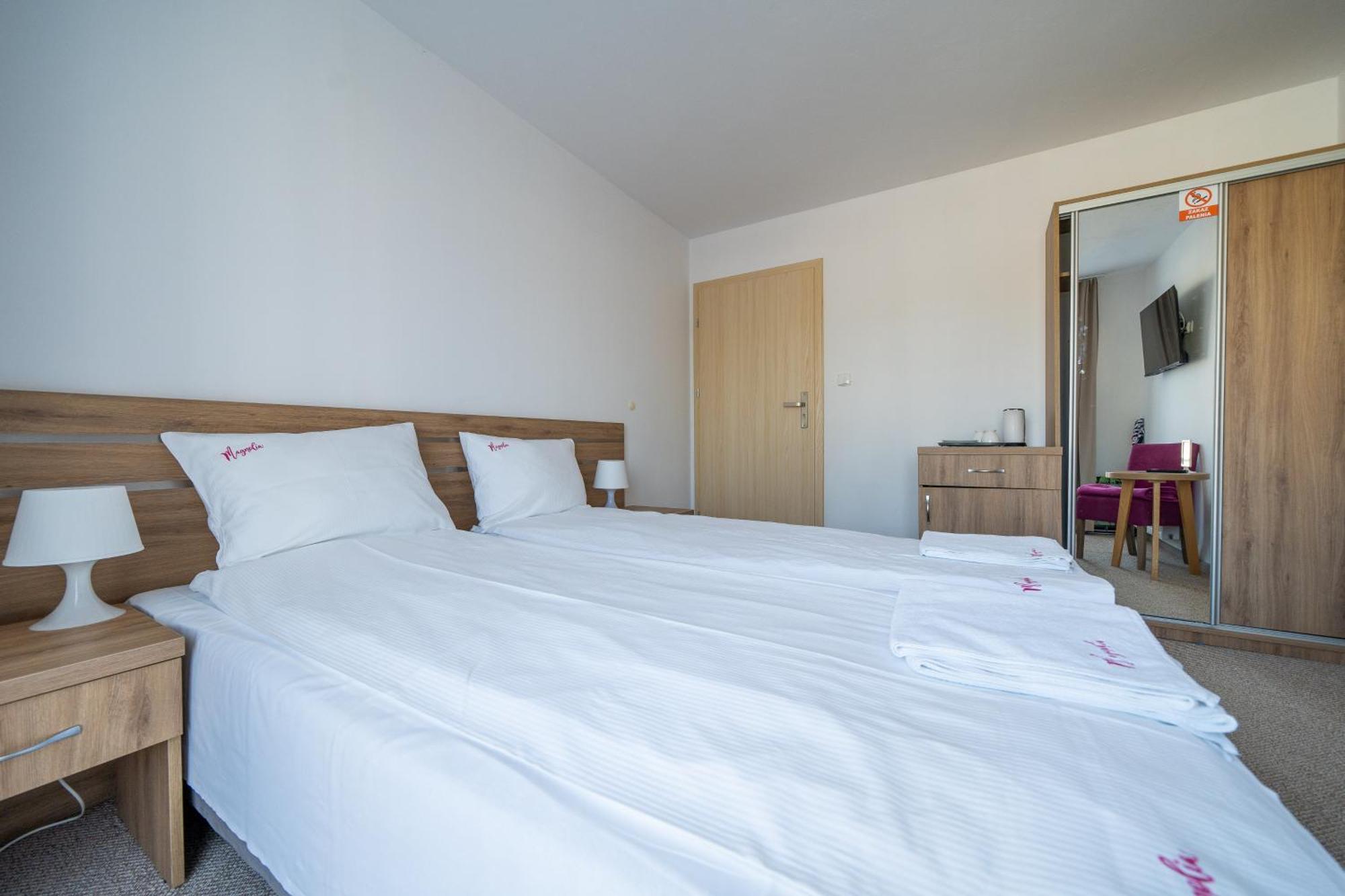 Magnolia Pokoje I Apartamenty Debki Dębki Exterior foto