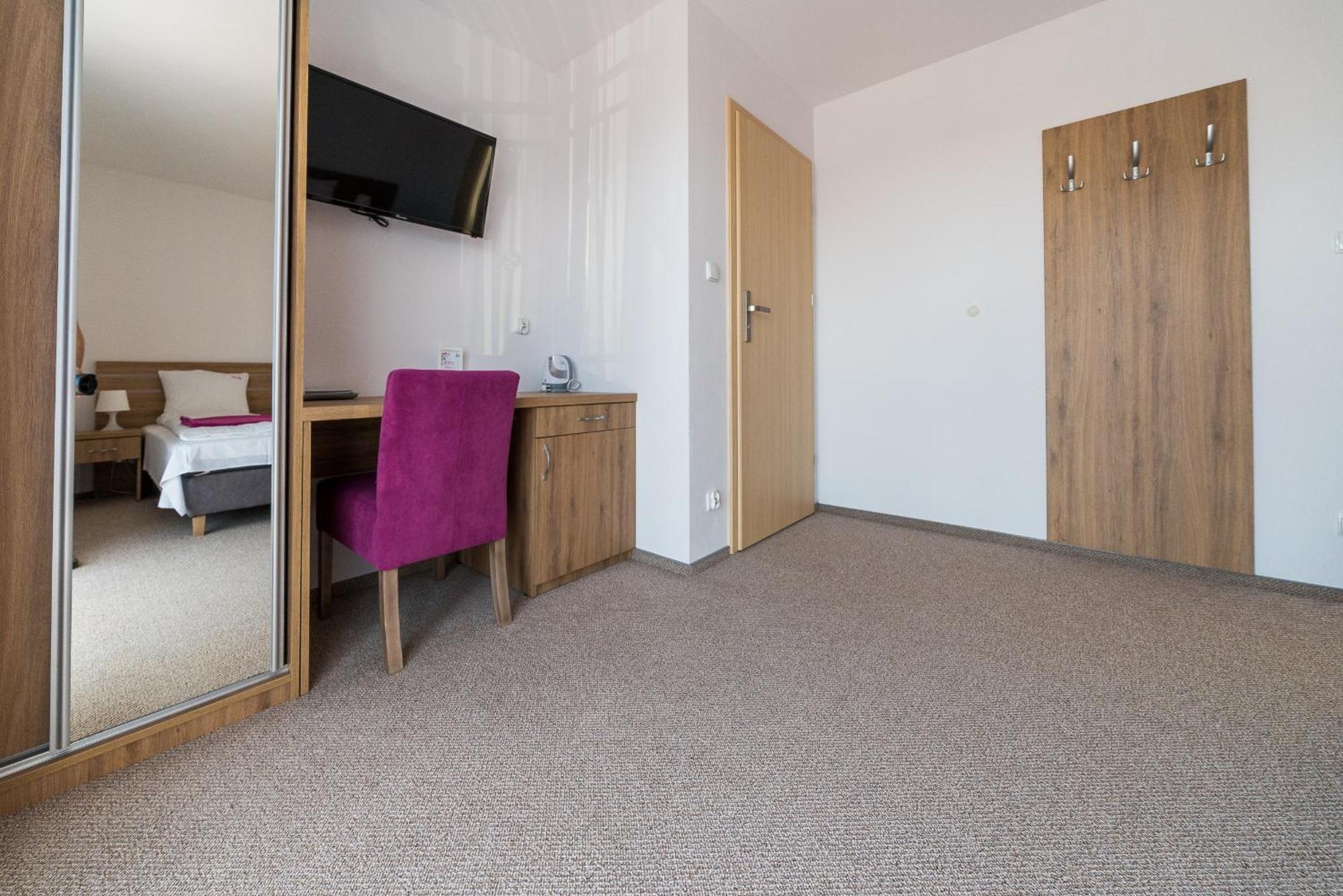Magnolia Pokoje I Apartamenty Debki Dębki Exterior foto
