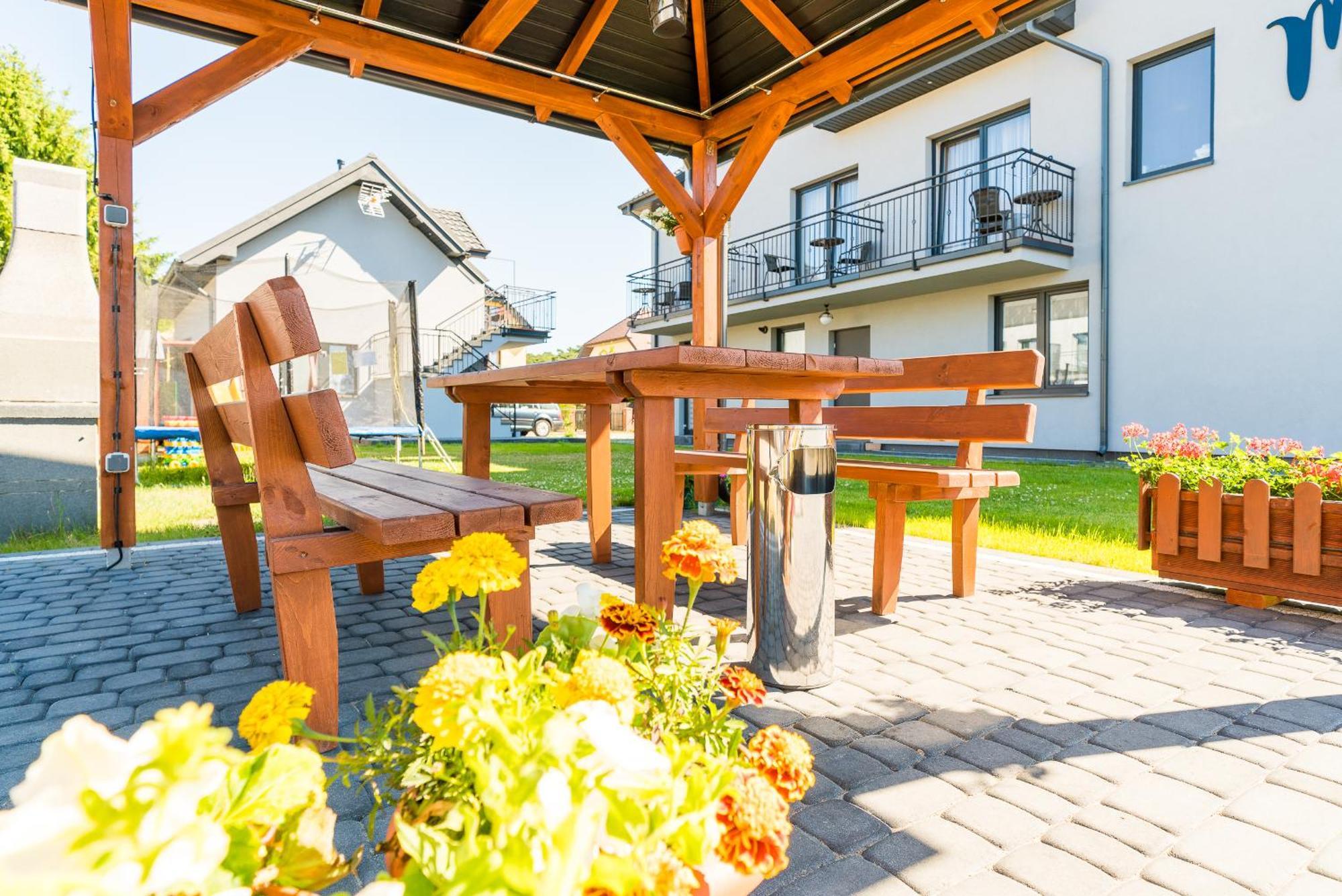 Magnolia Pokoje I Apartamenty Debki Dębki Exterior foto